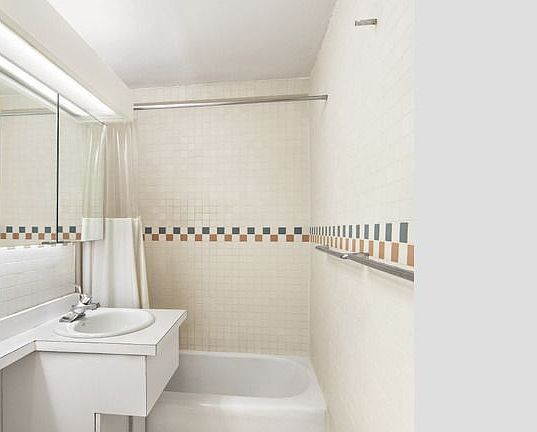4th image of 120 E 36th St APT 9C