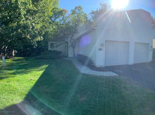 1154 S Ridge Rd, Lansing, MI 48917