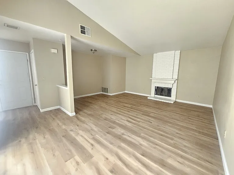 2203 Greenfield Dr — Photo 9
