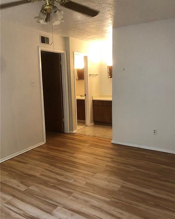 2nd image of 1107 Verde Dr APT 46