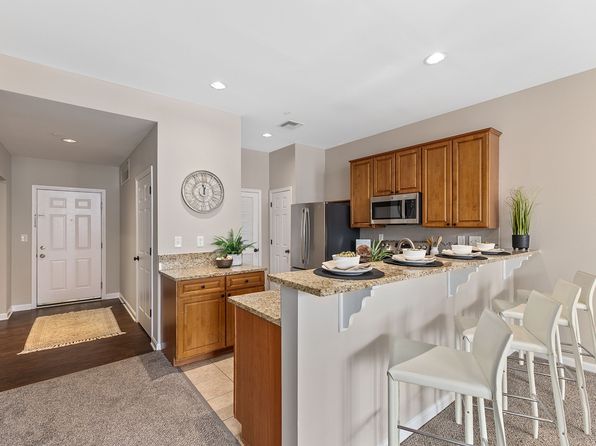 224 E 8th St #5713870