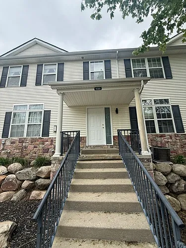 930 Creekwood Ln #930 Photo 1