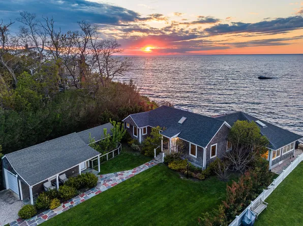 21515 Soundview Ave, Southold, NY 11971