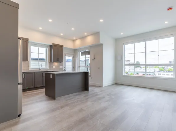 22348 North Ave #511, Maple Ridge, BC V2X 2L5