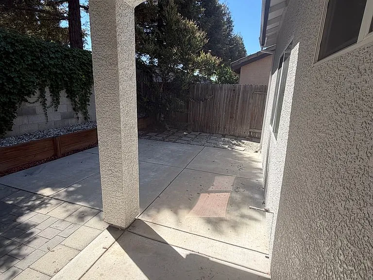 1425 Blue Squirrel St — Photo 19
