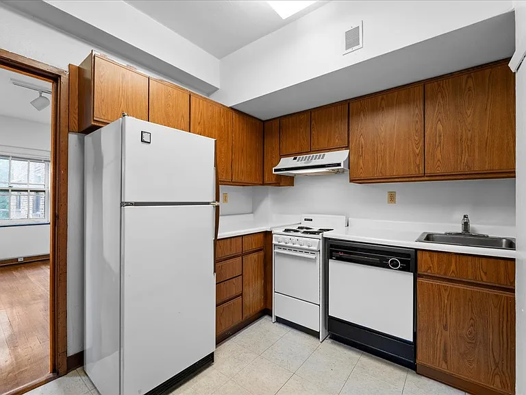 342 S Highland Ave #11B — Photo 24