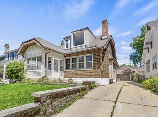6018 W Wisconsin Ave, Wauwatosa, WI 53213