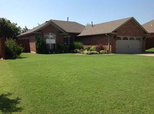 254 Woodlands Dr, Harrah, OK 73045