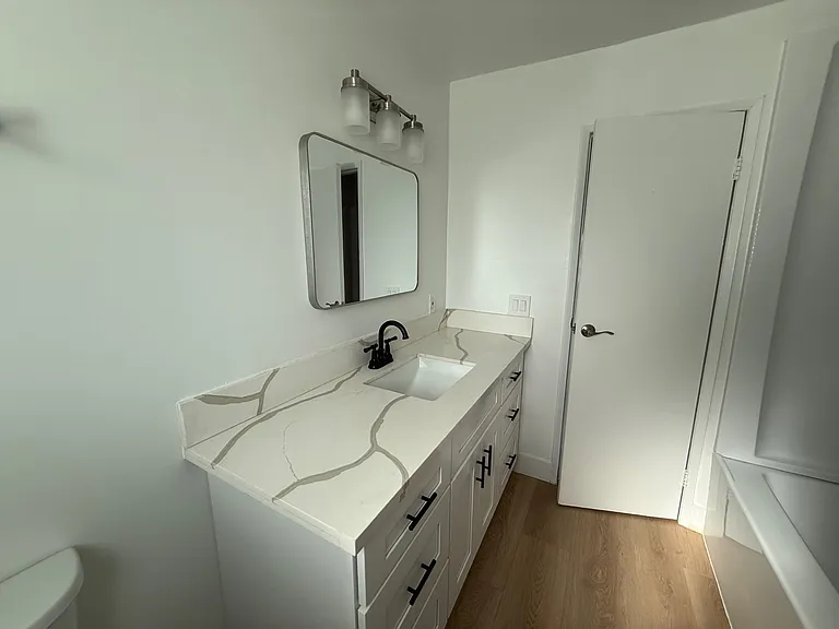 Buena Capri Apartmetents — Photo 13