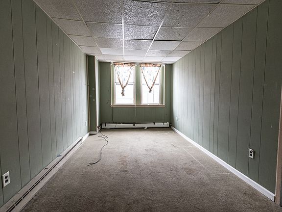 4th image of 212 W Market St #A