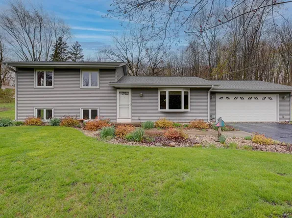 W278S8705 Lookout LANE, Mukwonago, WI 53149