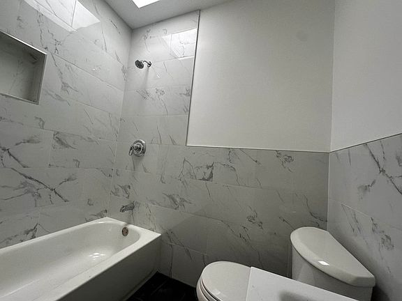 5th image of 146 Macon St APT 3