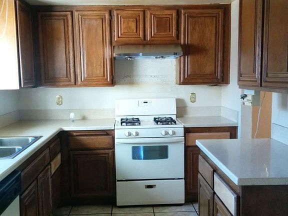 3rd image of 1513 N Massaro Ln