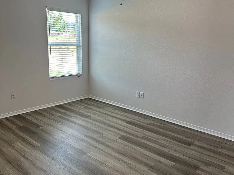 10316 Debbie Dr N — Photo 7