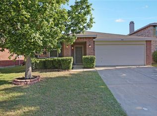 1965 Lariat Dr, Justin, TX 76247