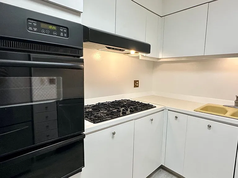 1600 Ala Moana Blvd #2506 — Photo 6