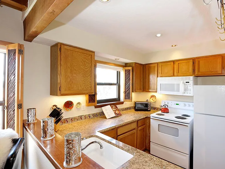 1538 Avenida De Las Americas #B — Photo 7
