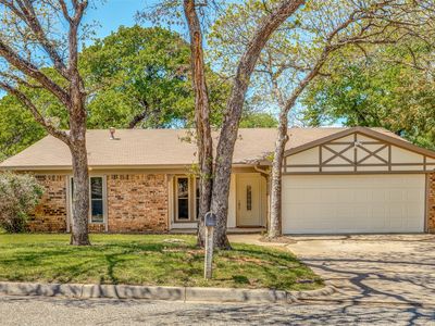 4204 Blossom Trl, Arlington, TX, 76016
