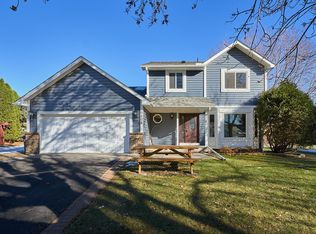 9404 Parkside Cir, Champlin, MN 55316
