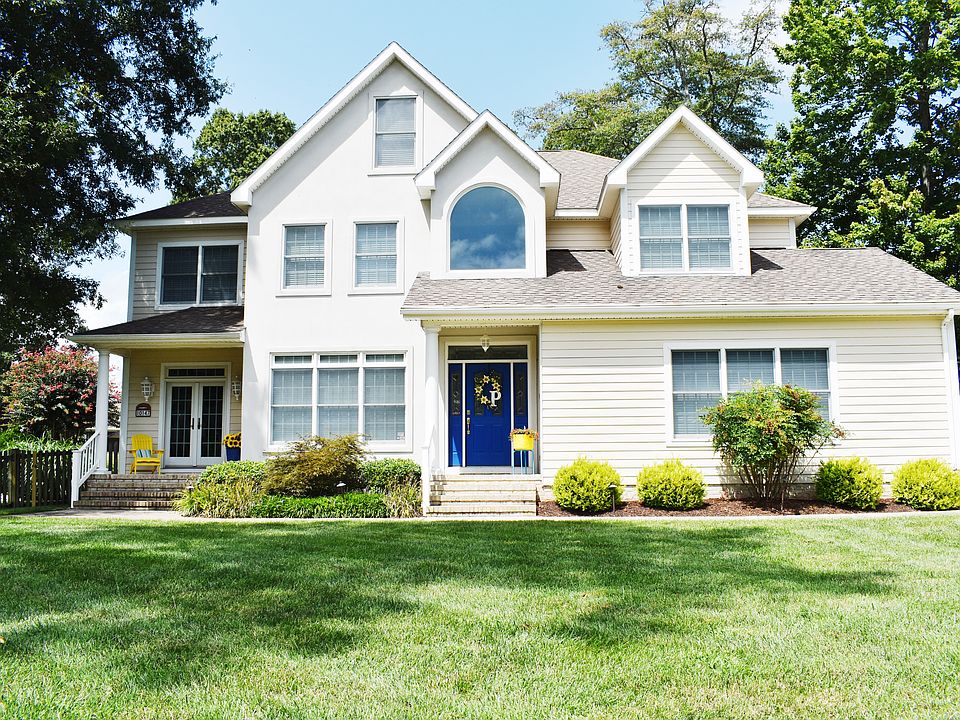 1st image of 10147 Queens Cir