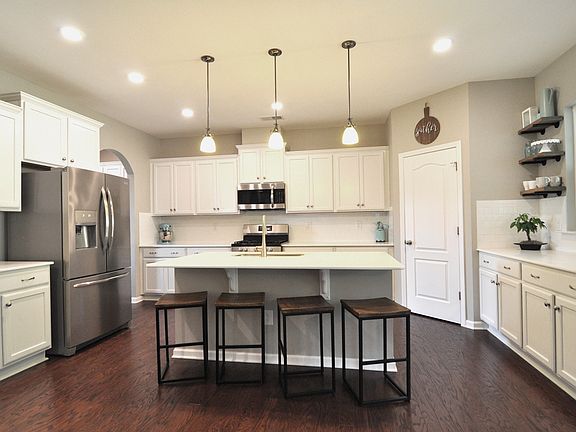 3rd image of 1841 Sapphire Meadow Dr