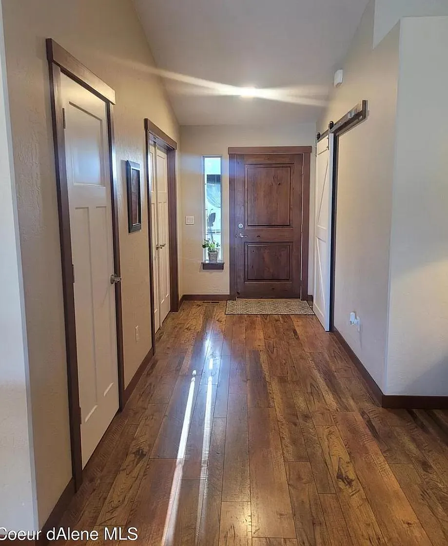 1658 N Fordham St — Photo 3