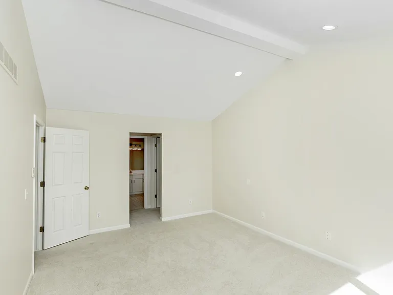 37743 Avon Ln — Photo 15