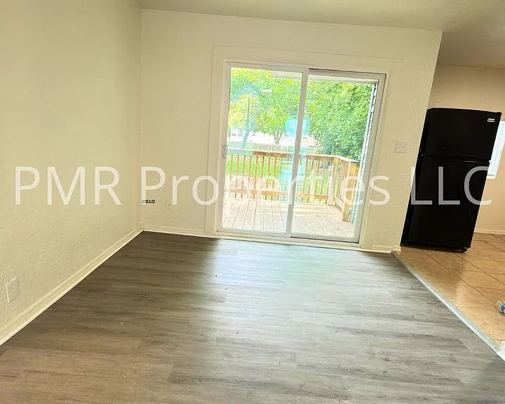 1808 NW Williams Ave — Photo 3