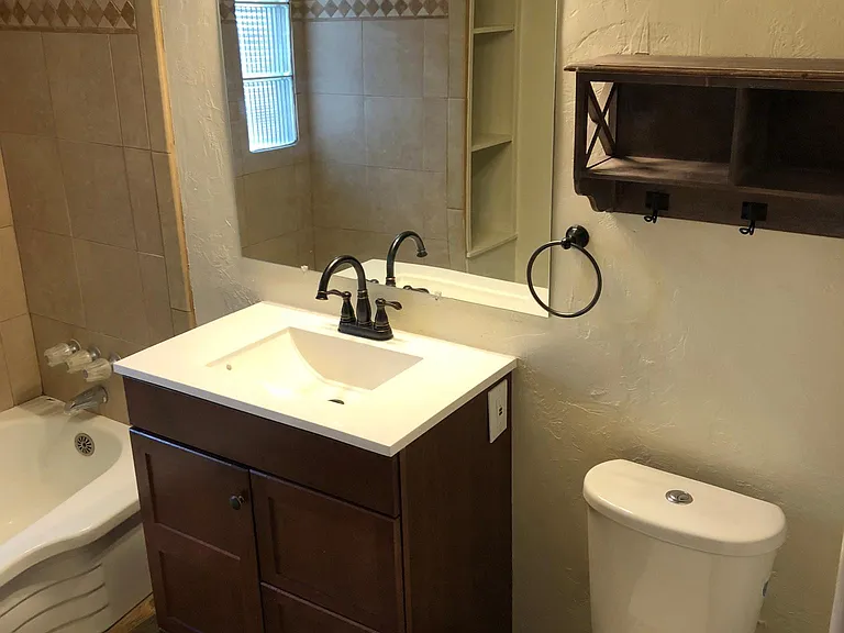1419 E Hedrick Dr — Photo 13