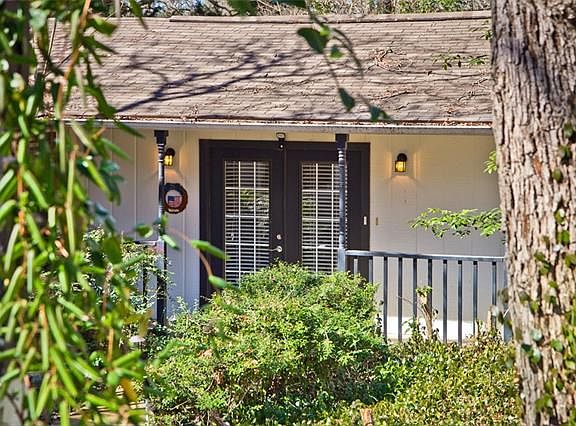 4th image of 520 Woodside Dr