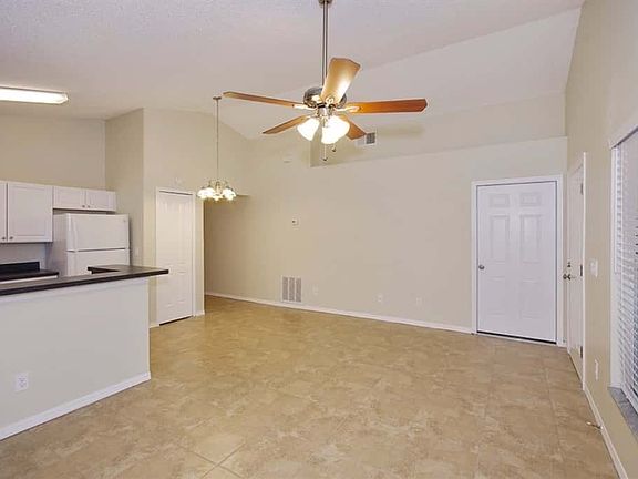 3rd image of 326 Windford Ct