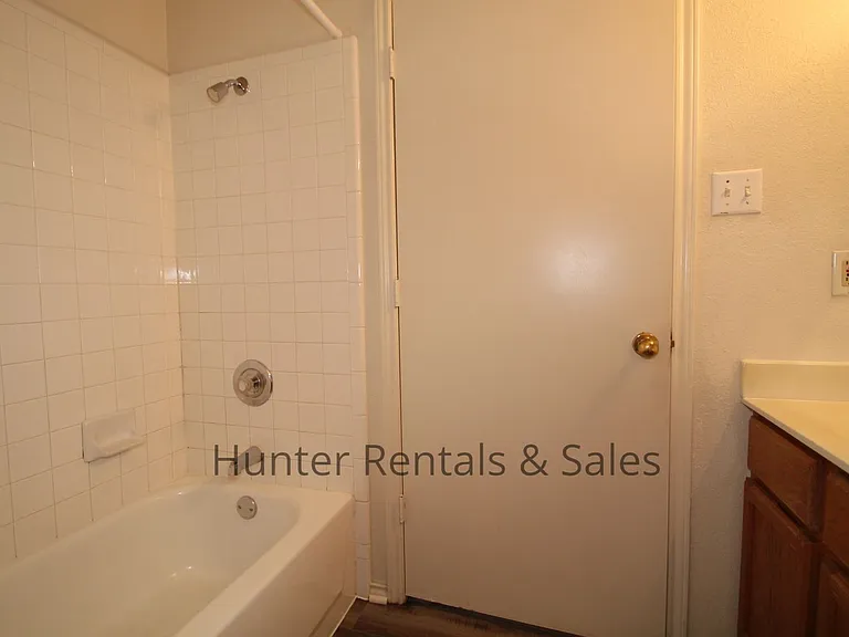 1710B Spring Rose Cir — Photo 13