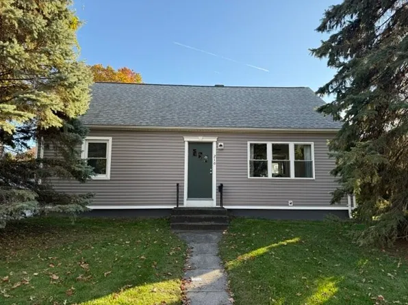 216 Fairview Ave, Chicopee, MA 01013