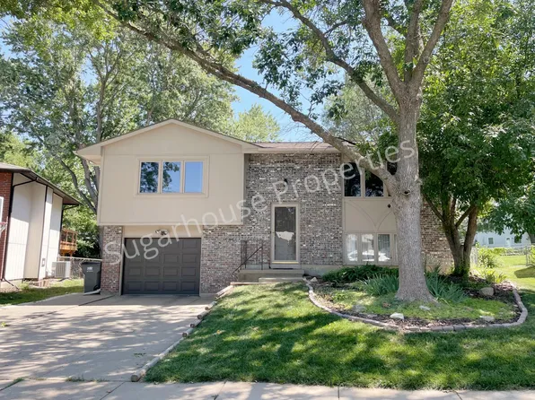 2217 Wildwood Pl, Lincoln, NE 68512