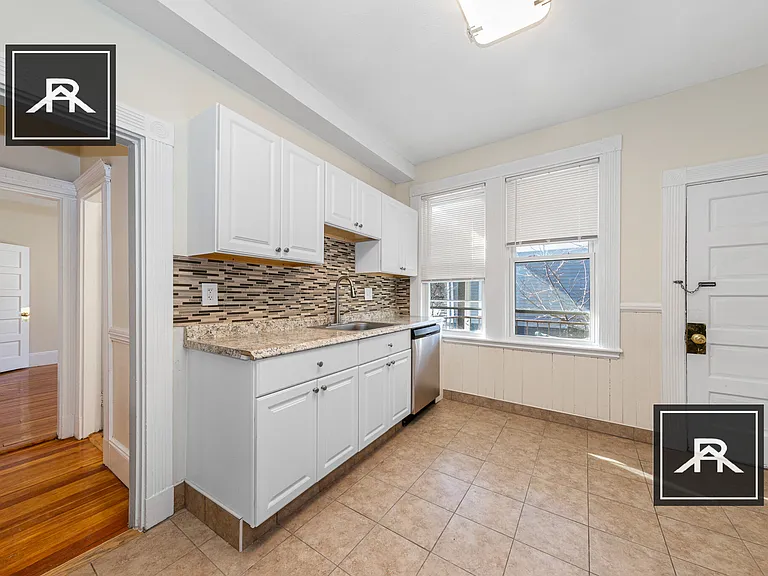 46 Brackett St #3 — Photo 25