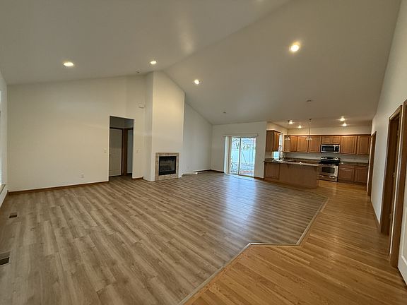 2nd image of 914 Fawn Cir