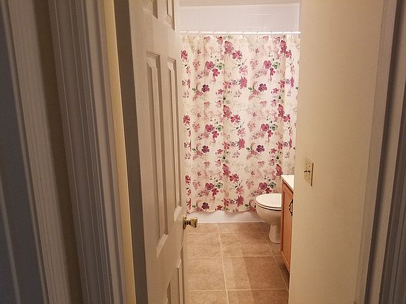 Hall entrance to second bathroom