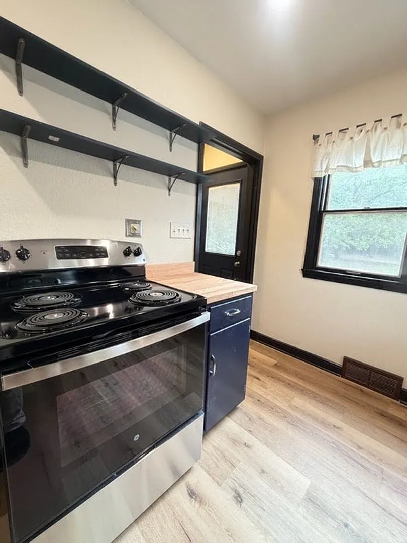 Beautifully Updated 3-Bedroom Home on the North Side — Photo 2