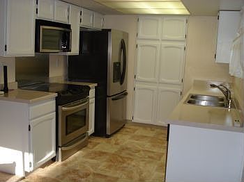 Remodeled Kitchen - Stainless Appliances incl Dishwasher, Recently Updated