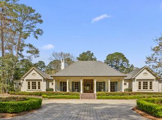 2526 Honeysuckle Ln, Jackson, MS 39211