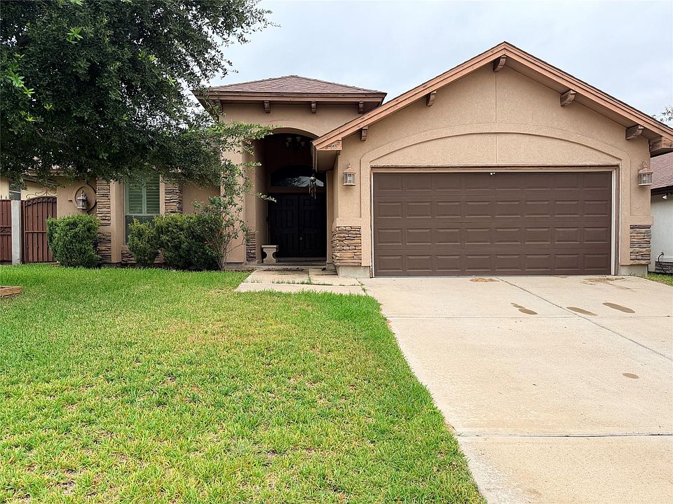 1st image of 207 Majestic Palm Dr