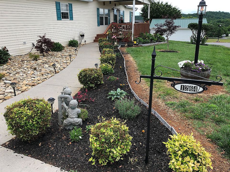Front landscaping into house