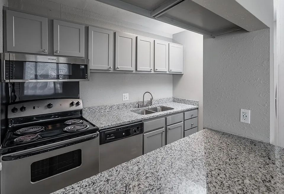 Oak Grove Kitchen-Granite