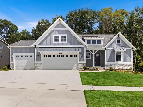3275 Hollace Dr, Jenison, MI 49428