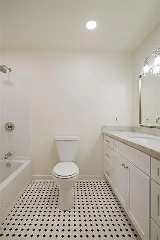 2511 Saint Charles Ave #302 — Photo 18