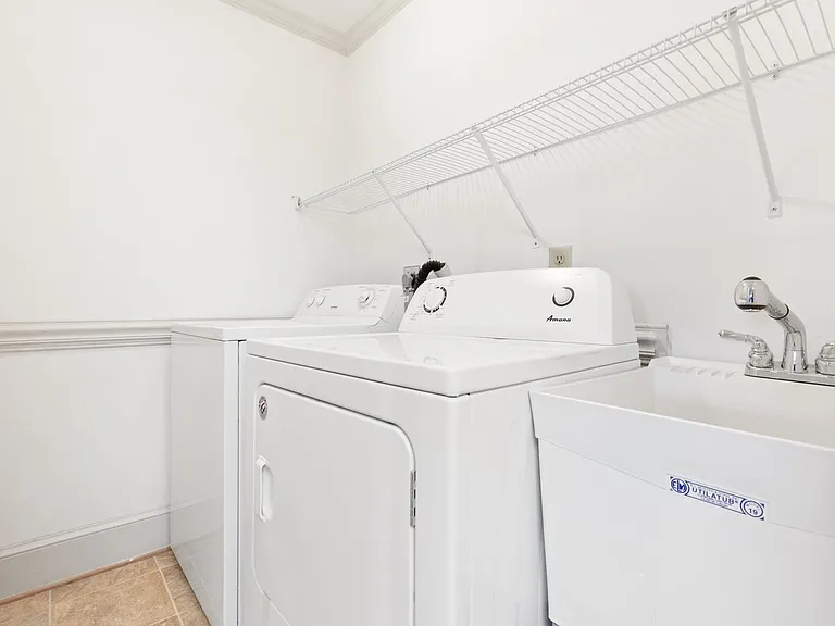 1307 Caroline St — Photo 15