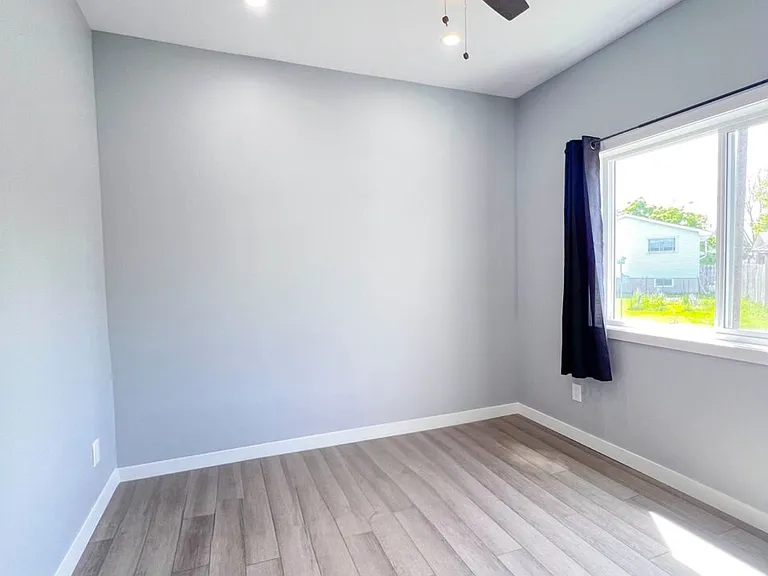 95 Leaside Dr — Photo 7