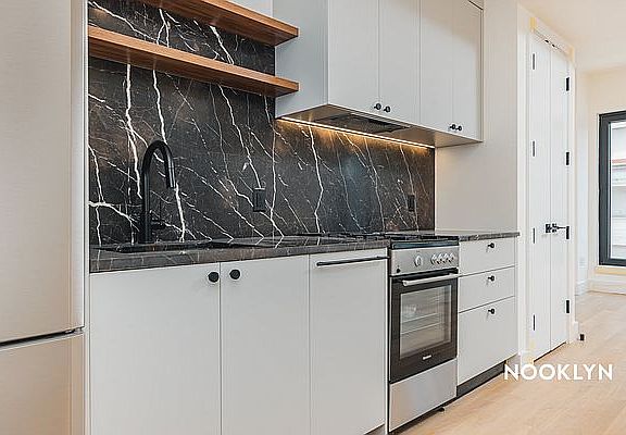 3rd image of 250 Gold St #512