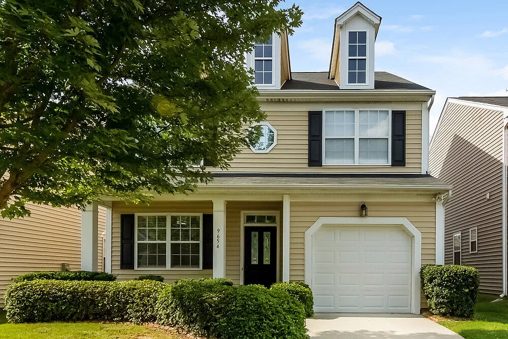 4 bed, 2.5 bath, 1934 sqft, $2,190 — Photo 1