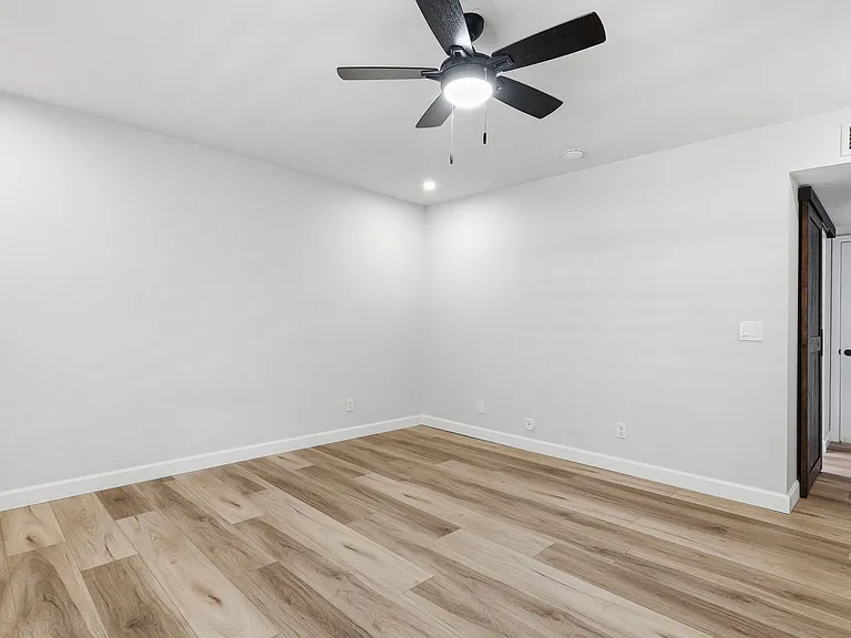 2610 S Fairfield Dr — Photo 4